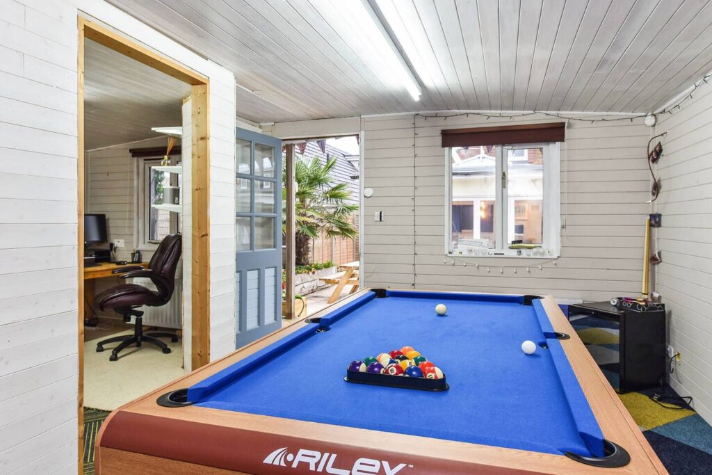 Games room with pool table