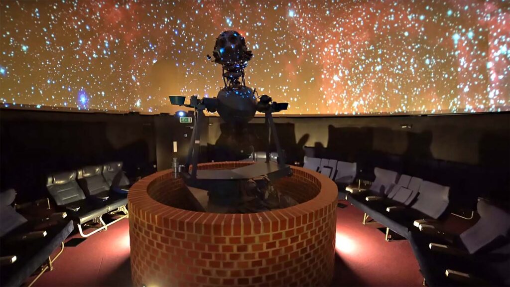 Planetarium star projection