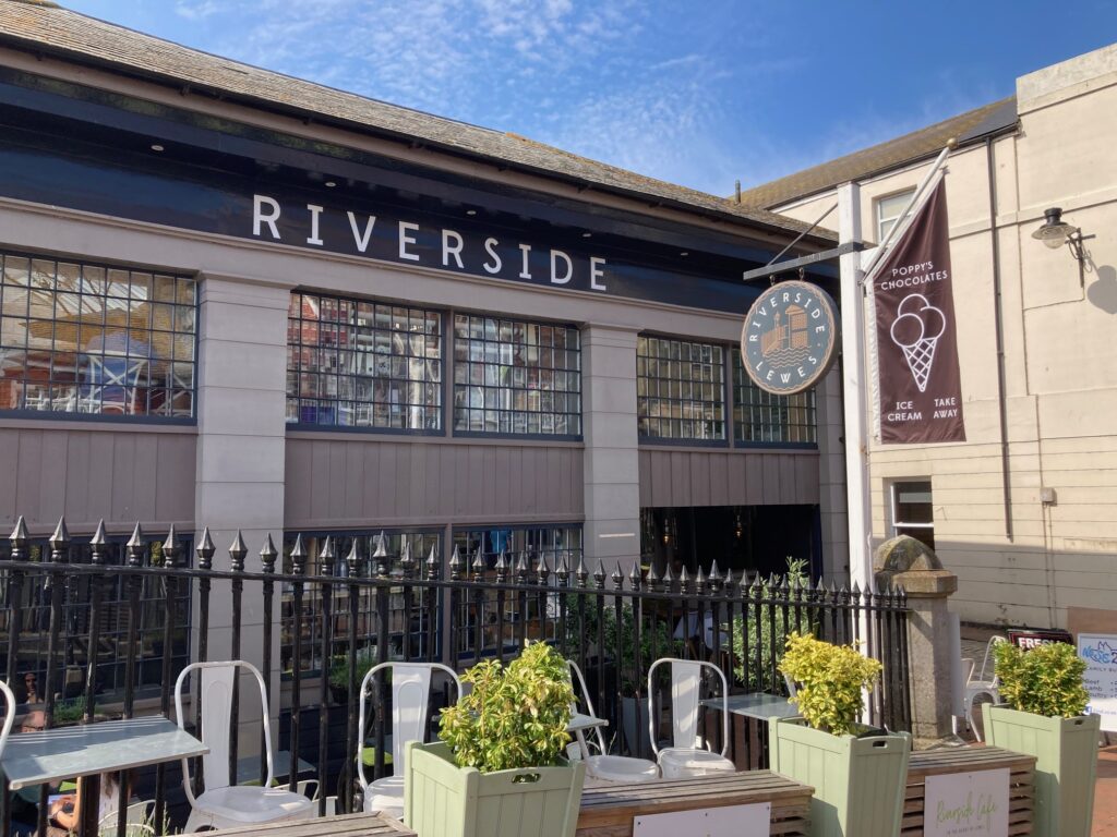 Riverside café exterior frontage